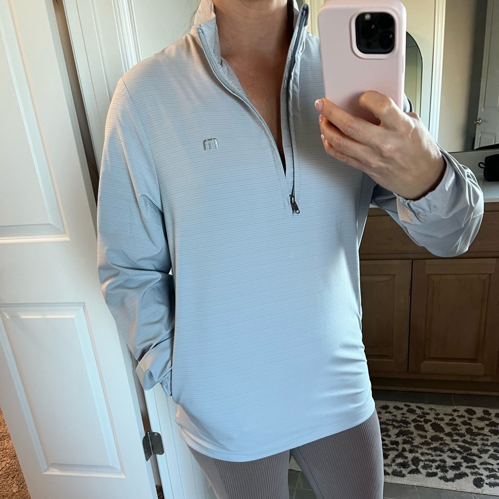 Travis Mathew Luca quarter zip golf windbreaker - Picture 4 of 9